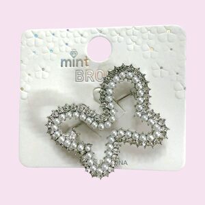 🥳 3/$26 Mint Brooch NEW Butterfly ~ Faux Pearls & Rhinestones